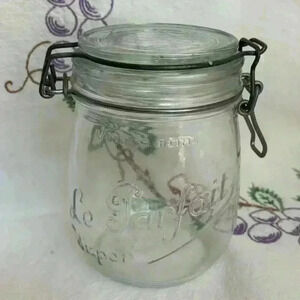 Vintage  made in France Le Parfait 0.75 Litre bale wire canning jar